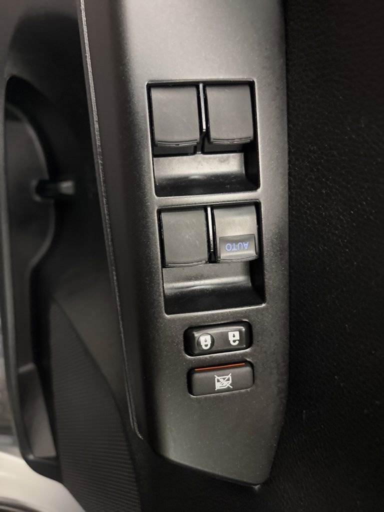 Used 2018 Toyota RAV4 XLE image 10