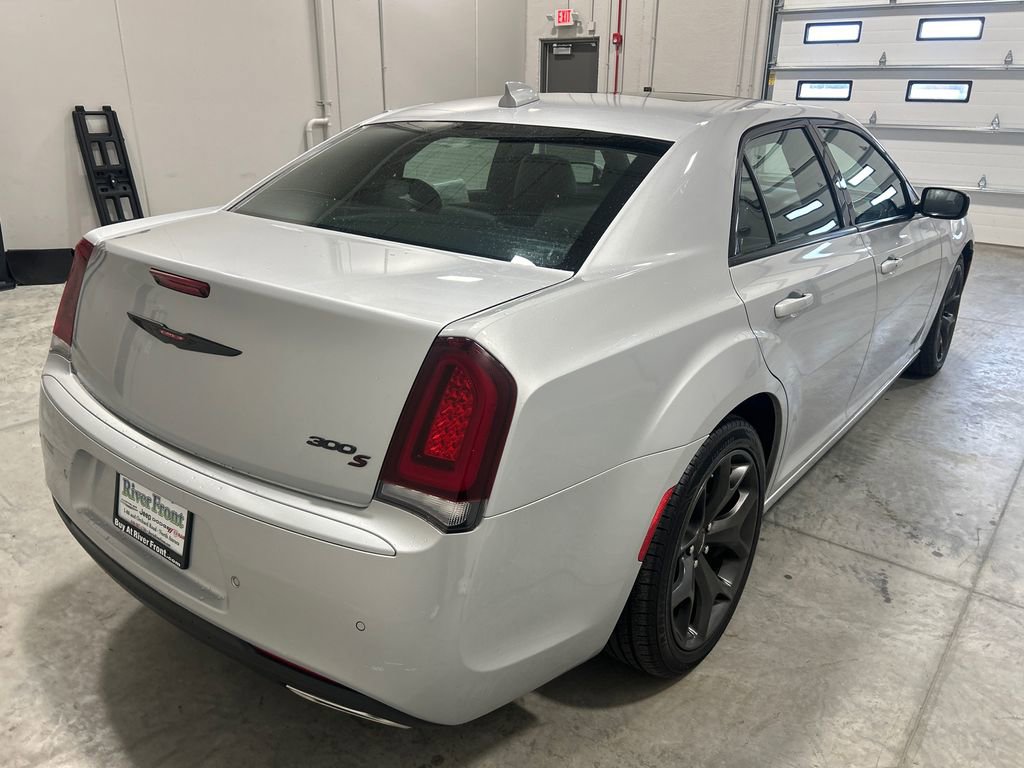 Used 2023 Chrysler 300 S image 6