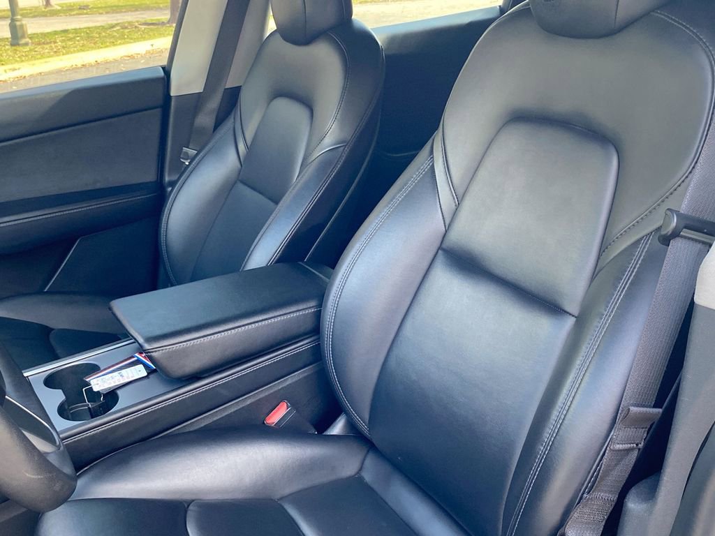 Used 2022 Tesla Model Y Long Range image 33