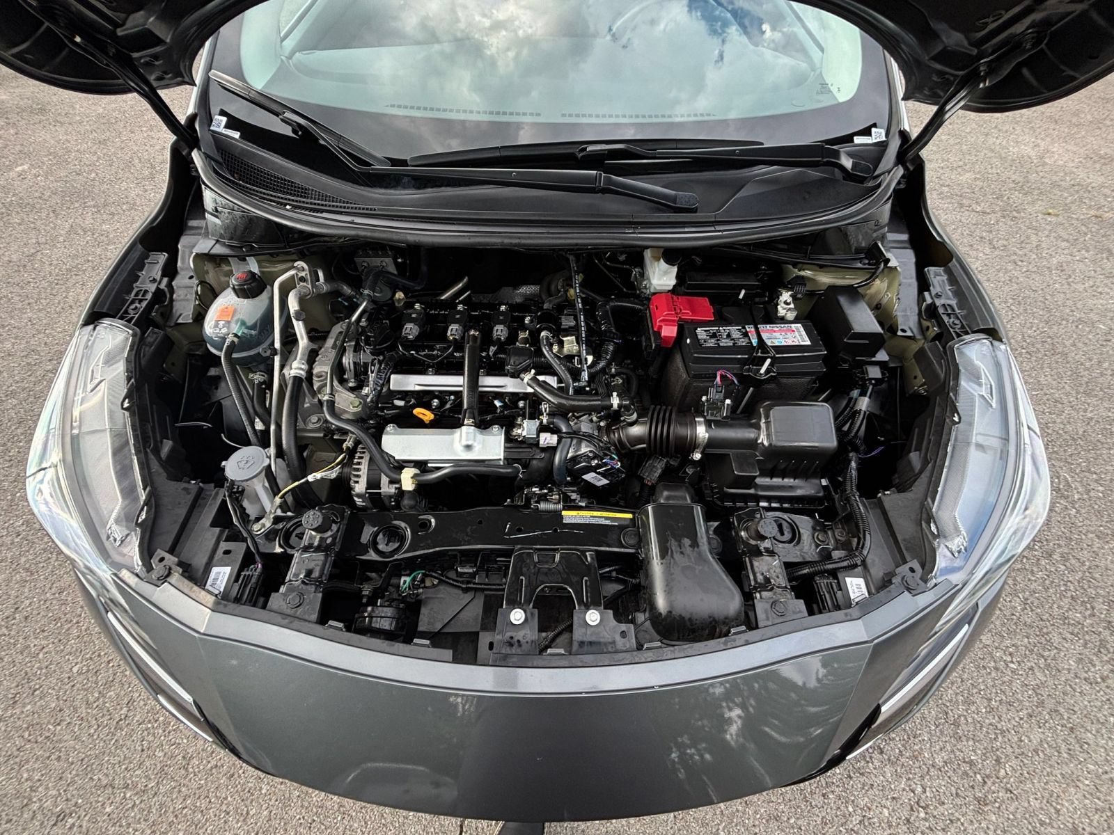 Used 2025 Nissan Versa SV FWD image 31