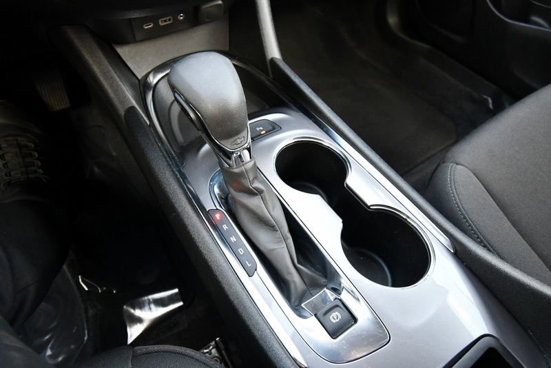 Used 2025 Chevrolet Malibu LT FWD image 27