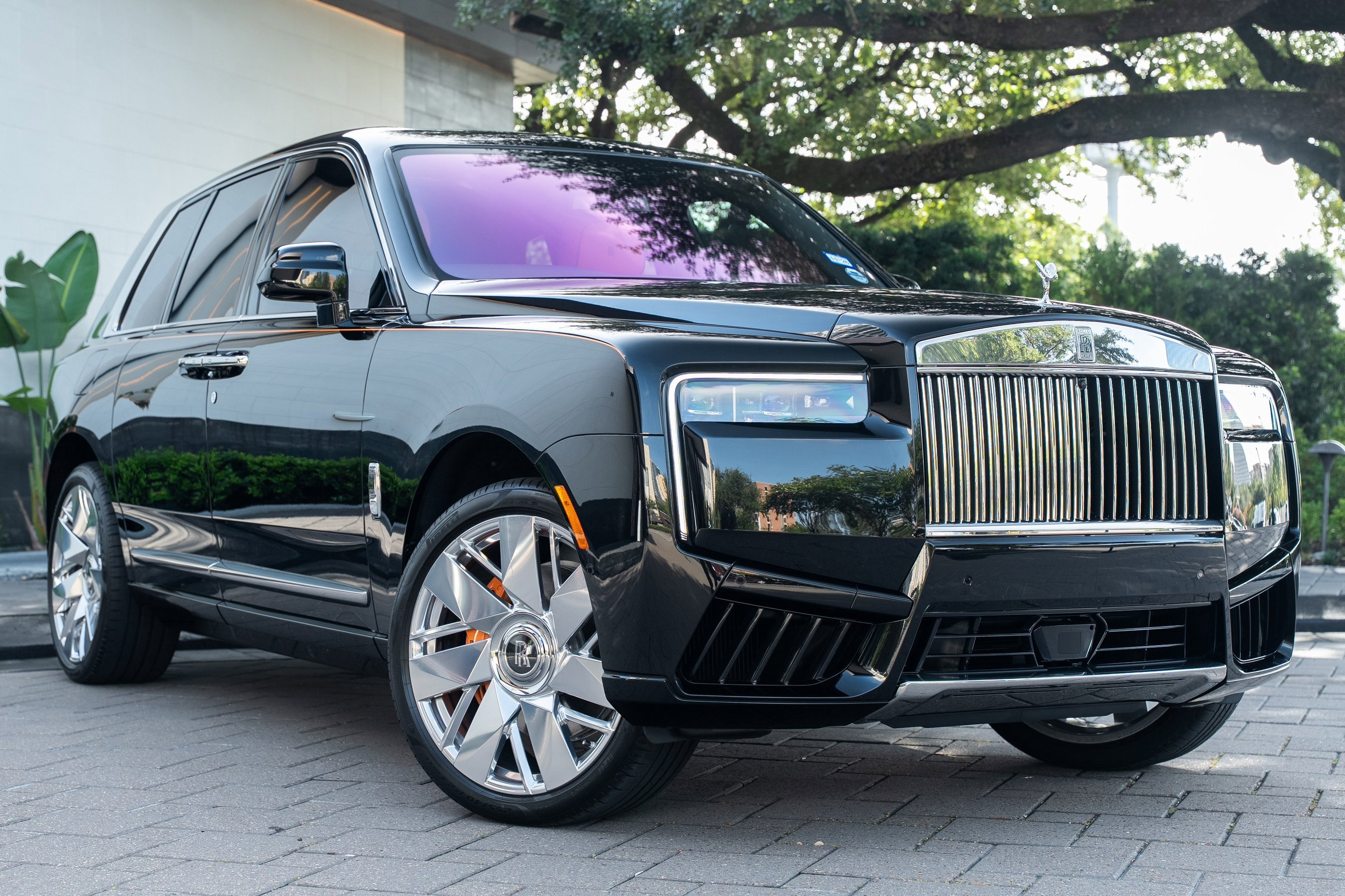 Used 2025 Rolls-Royce Cullinan image 48
