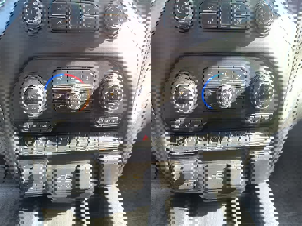 Used 2022 Chevrolet Silverado 3500 LTZ w/ LTZ Plus Package image 19