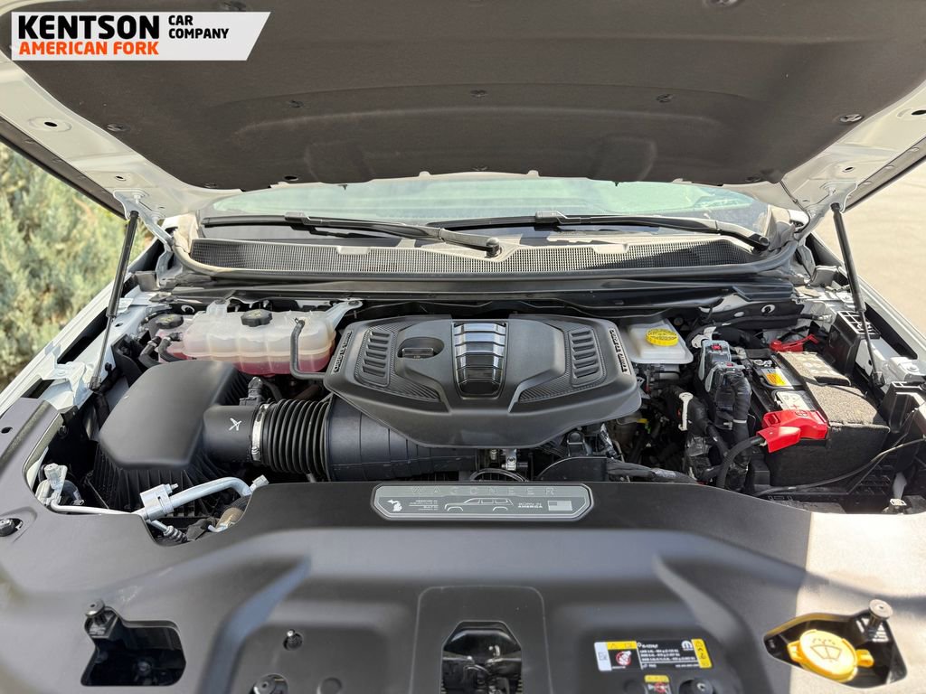 Used 2025 Jeep Wagoneer 4WD image 16