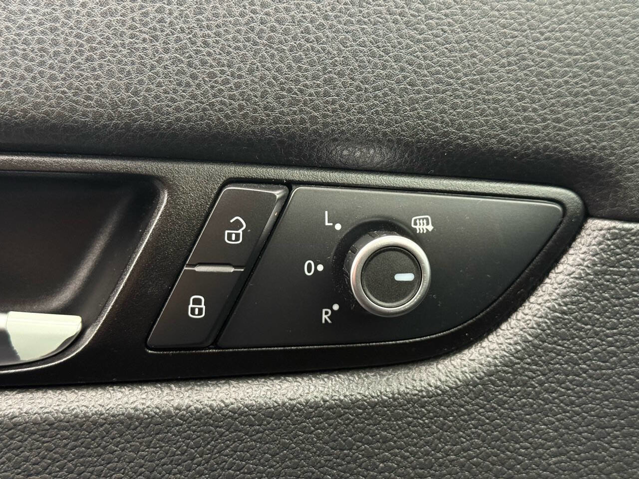 Used 2014 Volkswagen Passat TDI SE image 38