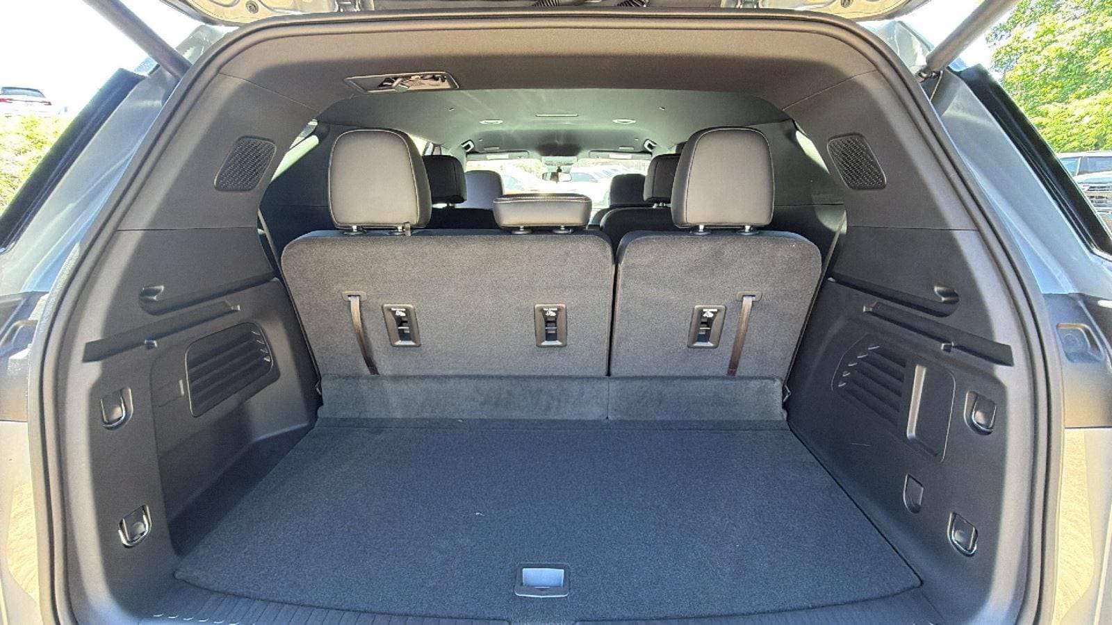 New 2026 Chevrolet Traverse LT FWD image 10