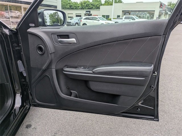 Used 2023 Dodge Charger SXT image 32