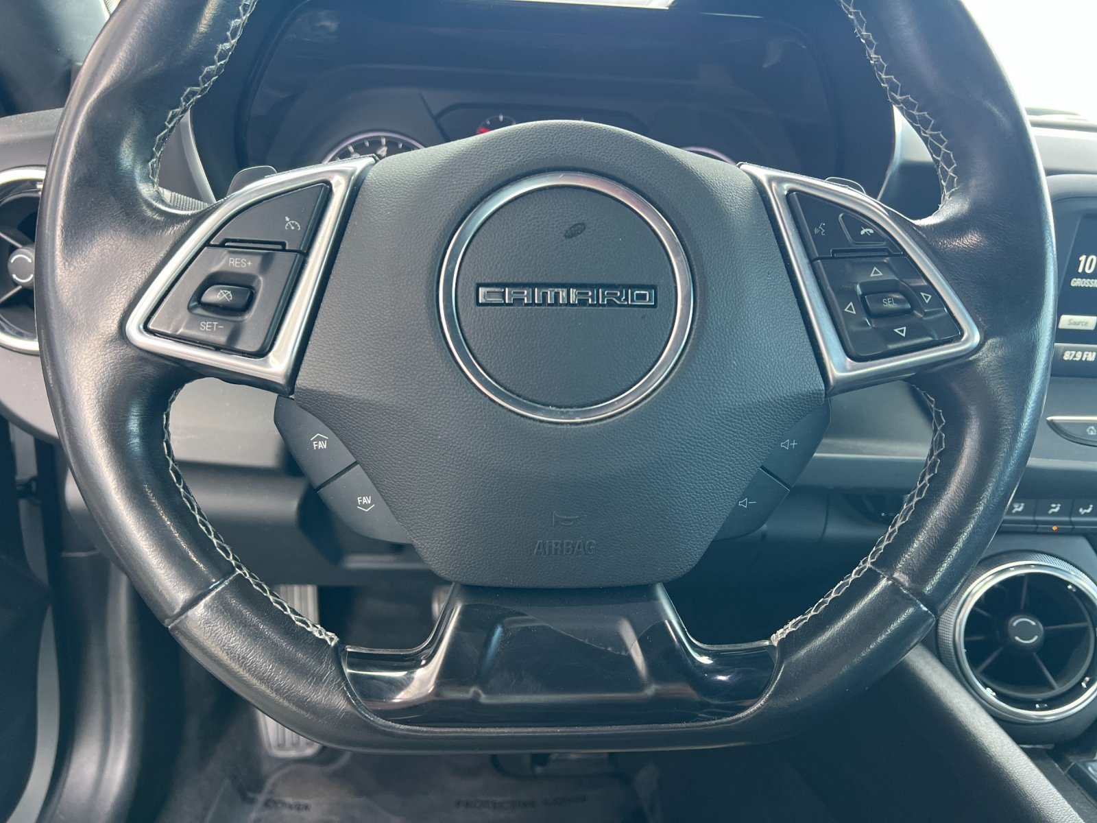 Used 2018 Chevrolet Camaro LT RWD image 22