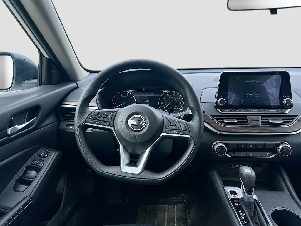 Used 2025 Nissan Altima 2.5 SV FWD image 22