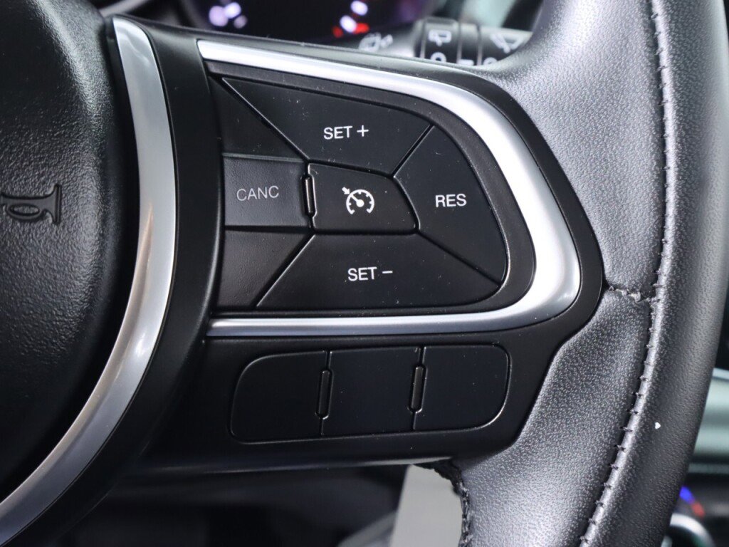 Used 2018 FIAT 500L Lounge image 12