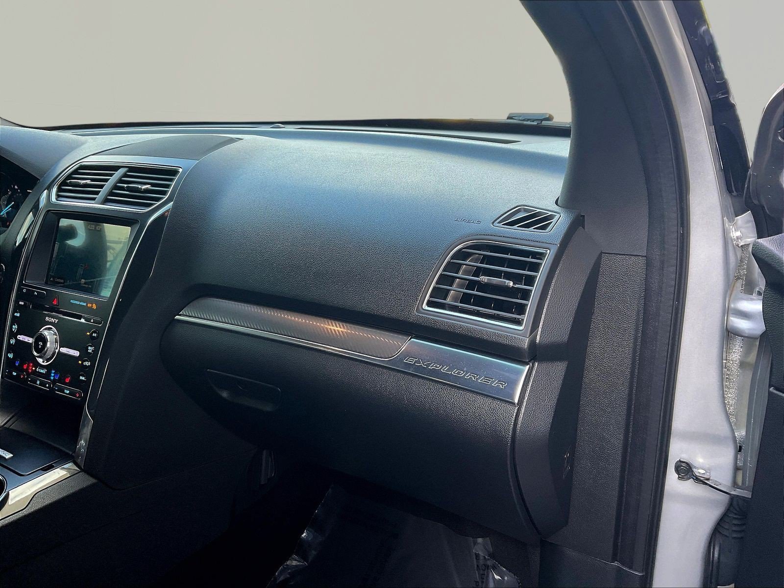 Used 2018 Ford Explorer Sport w/ Equipment Group 401A AWD/4WD image 26