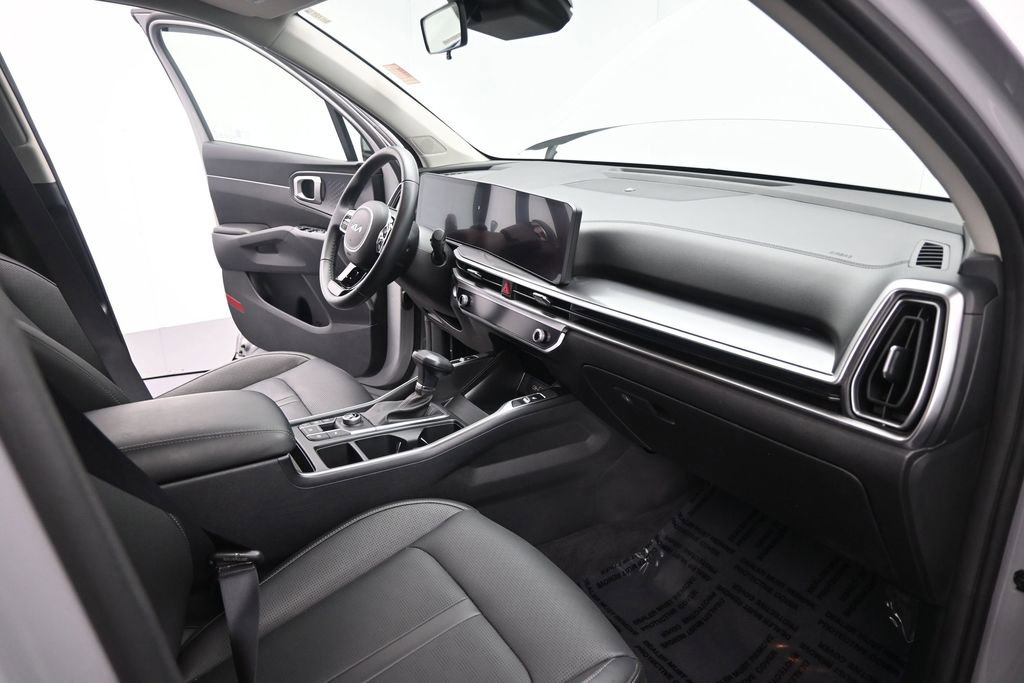 Certified 2024 Kia Sorento S FWD image 22