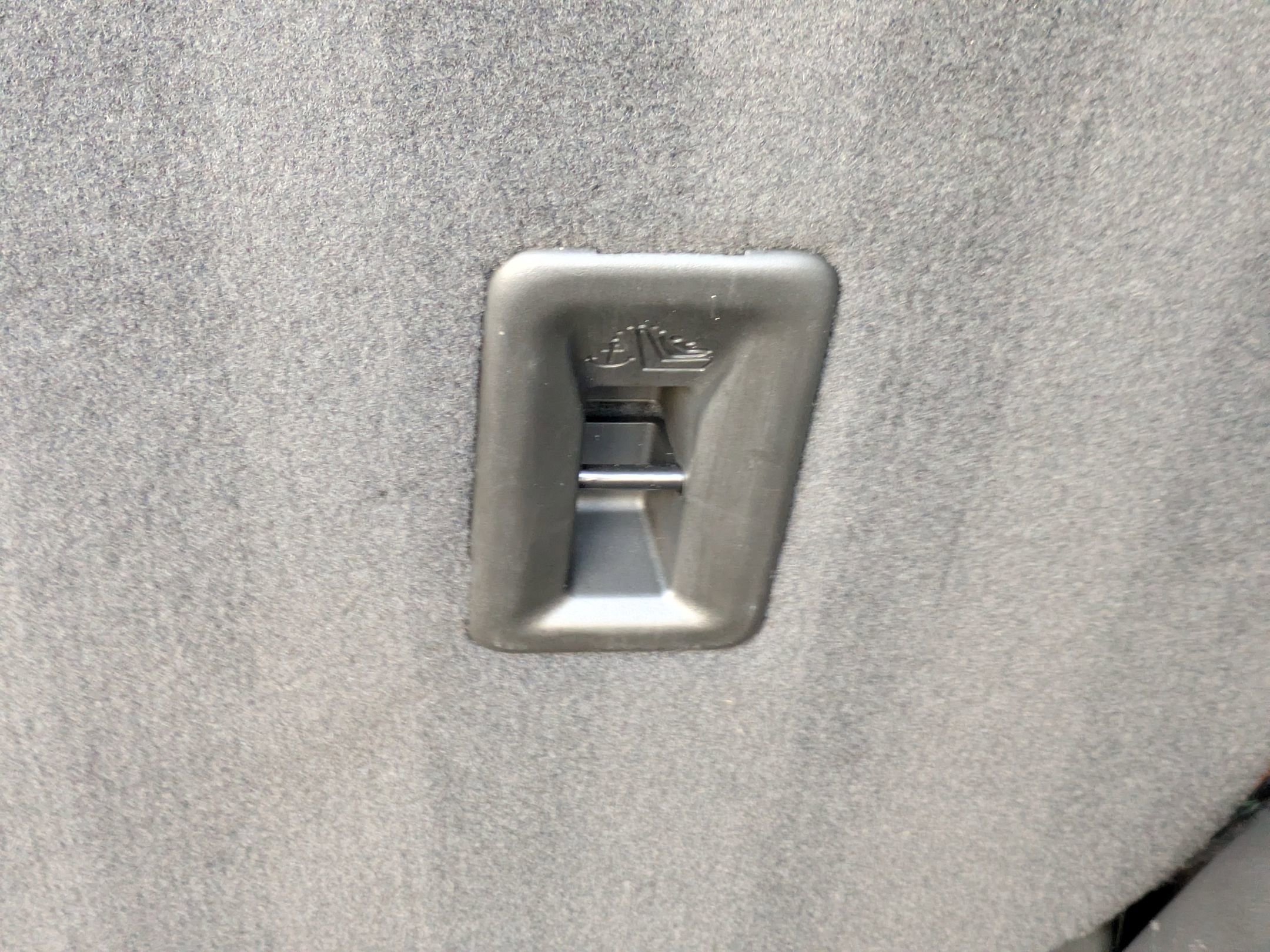 Used 2023 GMC Terrain SLE w/ Driver Convenience Package image 30