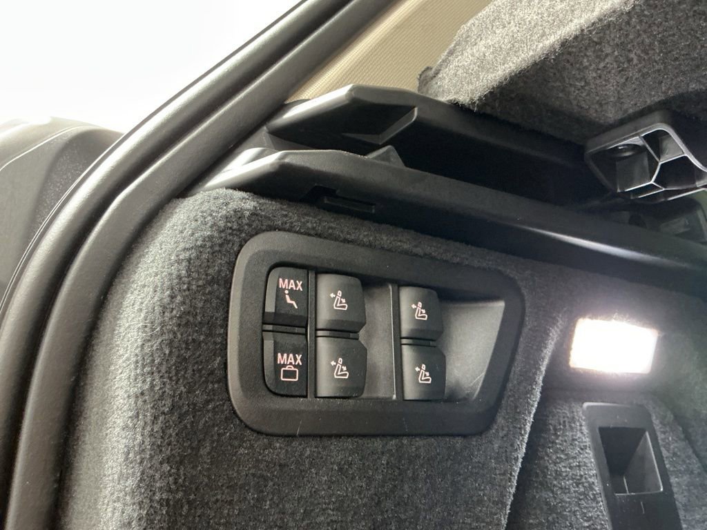 Certified 2025 BMW X7 xDrive40i w/ Premium Package image 32