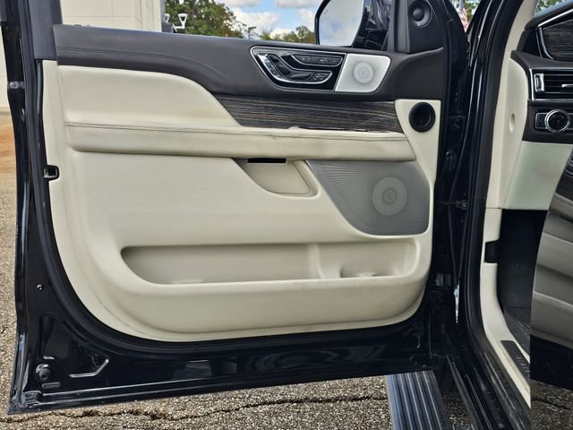 Used 2020 Lincoln Navigator Black Label w/ Cargo Convenience Package image 14