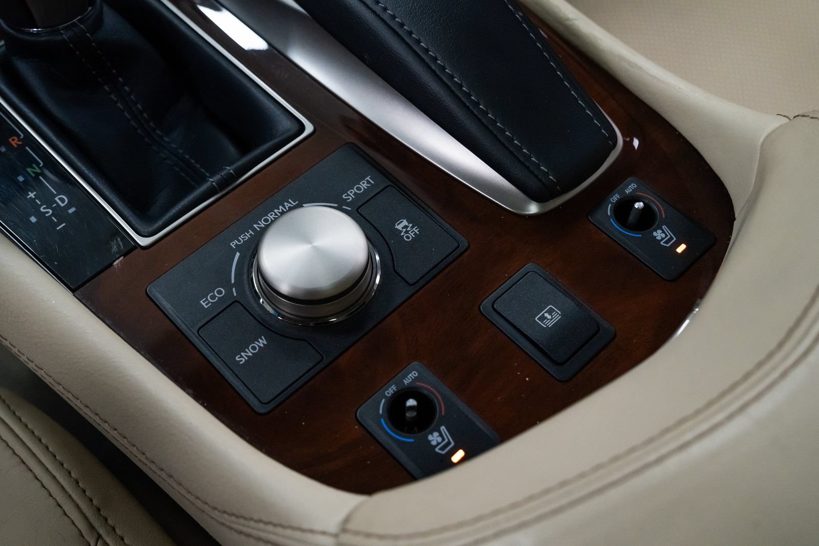 Used 2014 Lexus LS 460 w/ Comfort Package RWD image 14