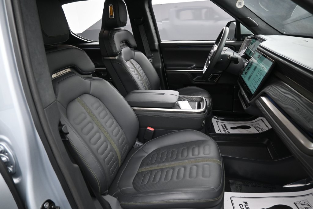 Used 2022 Rivian R1T Adventure AWD/4WD image 29