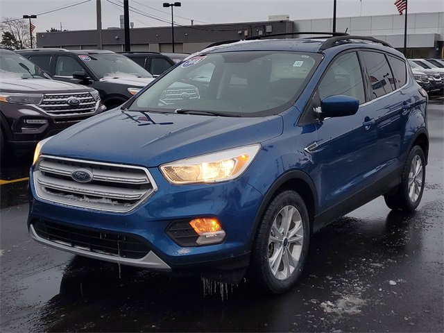 Used 2018 Ford Escape SE w/ SE Sync 3 Package image 2