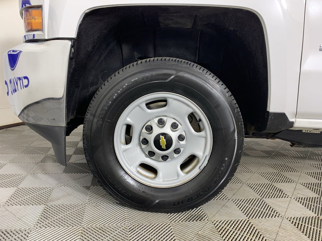 Used 2019 Chevrolet Silverado 2500 W/T AWD/4WD image 12