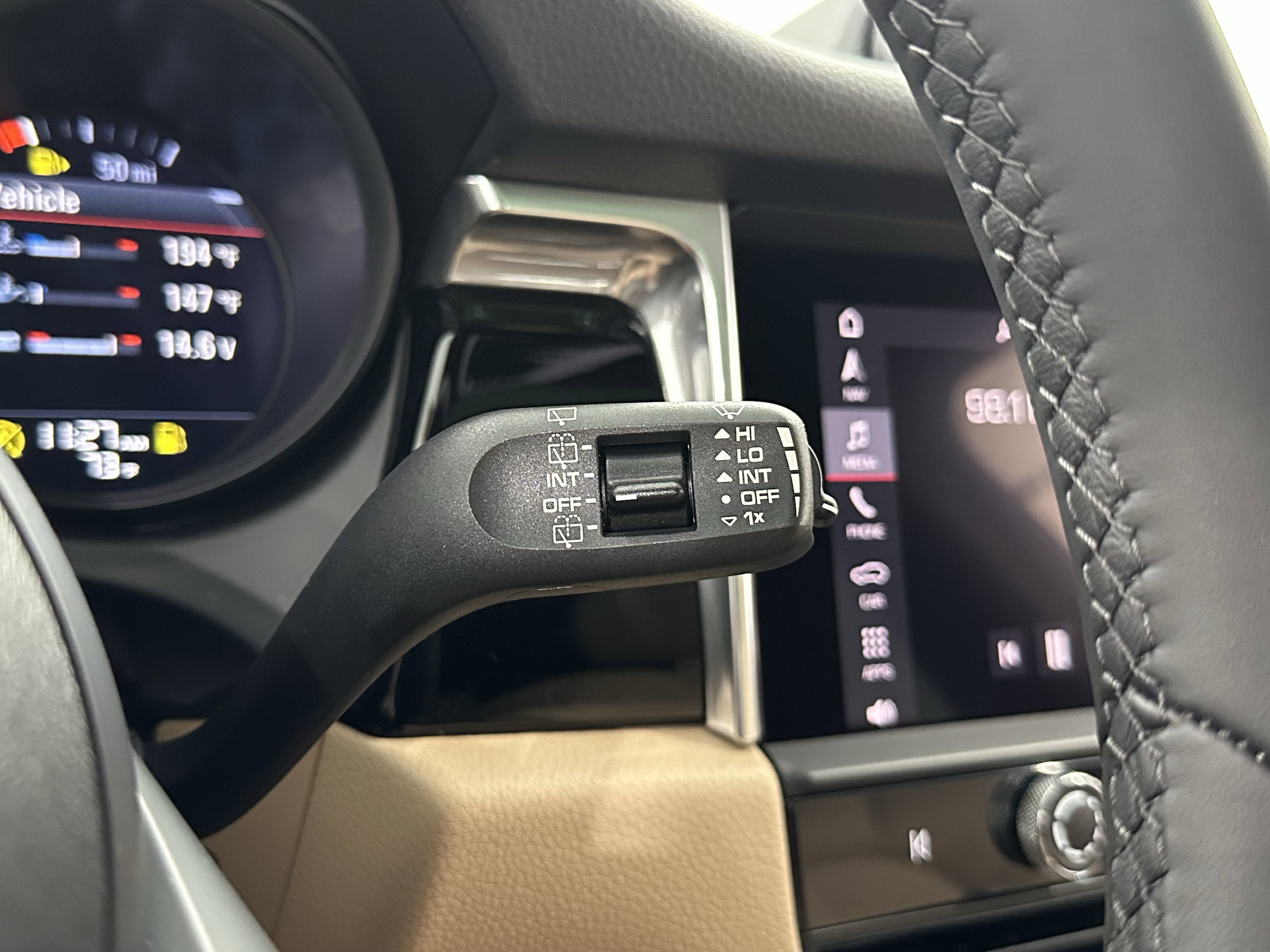 Certified 2025 Porsche Macan image 48