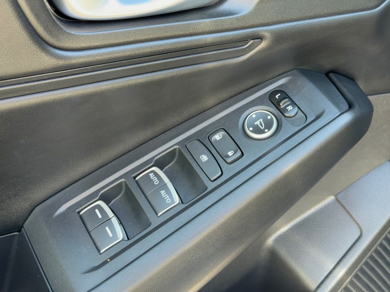 Used 2025 Honda Accord SE image 15