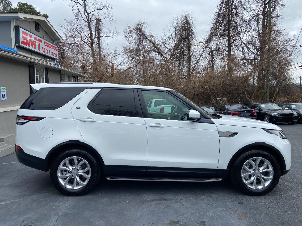 Used 2019 Land Rover Discovery SE AWD/4WD image 5