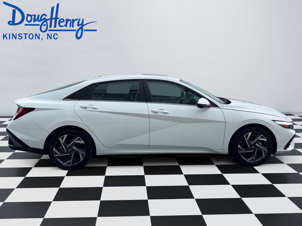 Used 2024 Hyundai Elantra Limited FWD image 6
