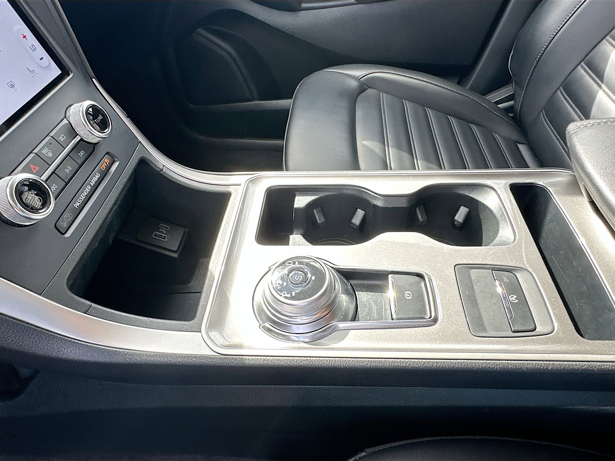 Certified 2024 Ford Edge SEL image 17