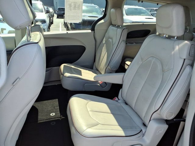 Used 2019 Chrysler Pacifica Limited FWD image 29