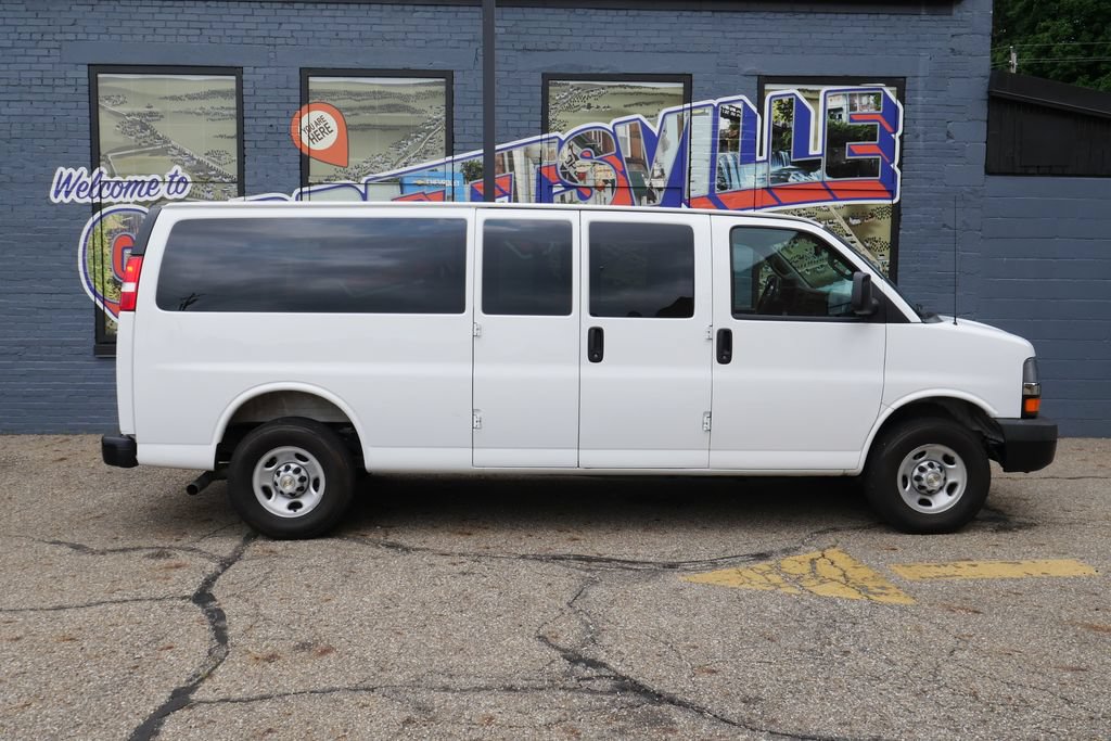 Used 2025 Chevrolet Express 3500 LS RWD image 19