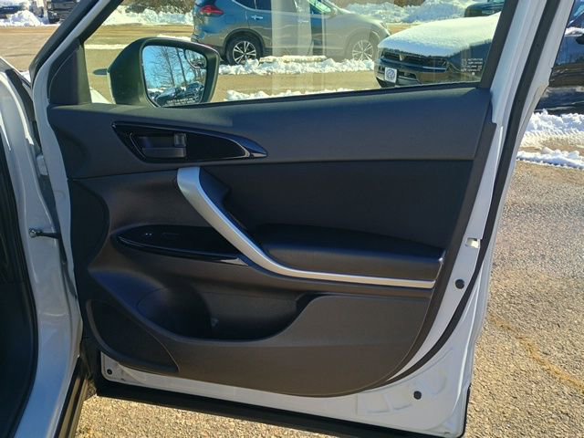 Used 2024 Mitsubishi Eclipse Cross LE image 11