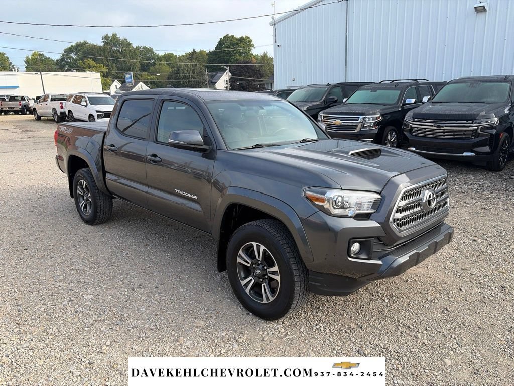 Used 2016 Toyota Tacoma TRD Sport AWD/4WD image 7
