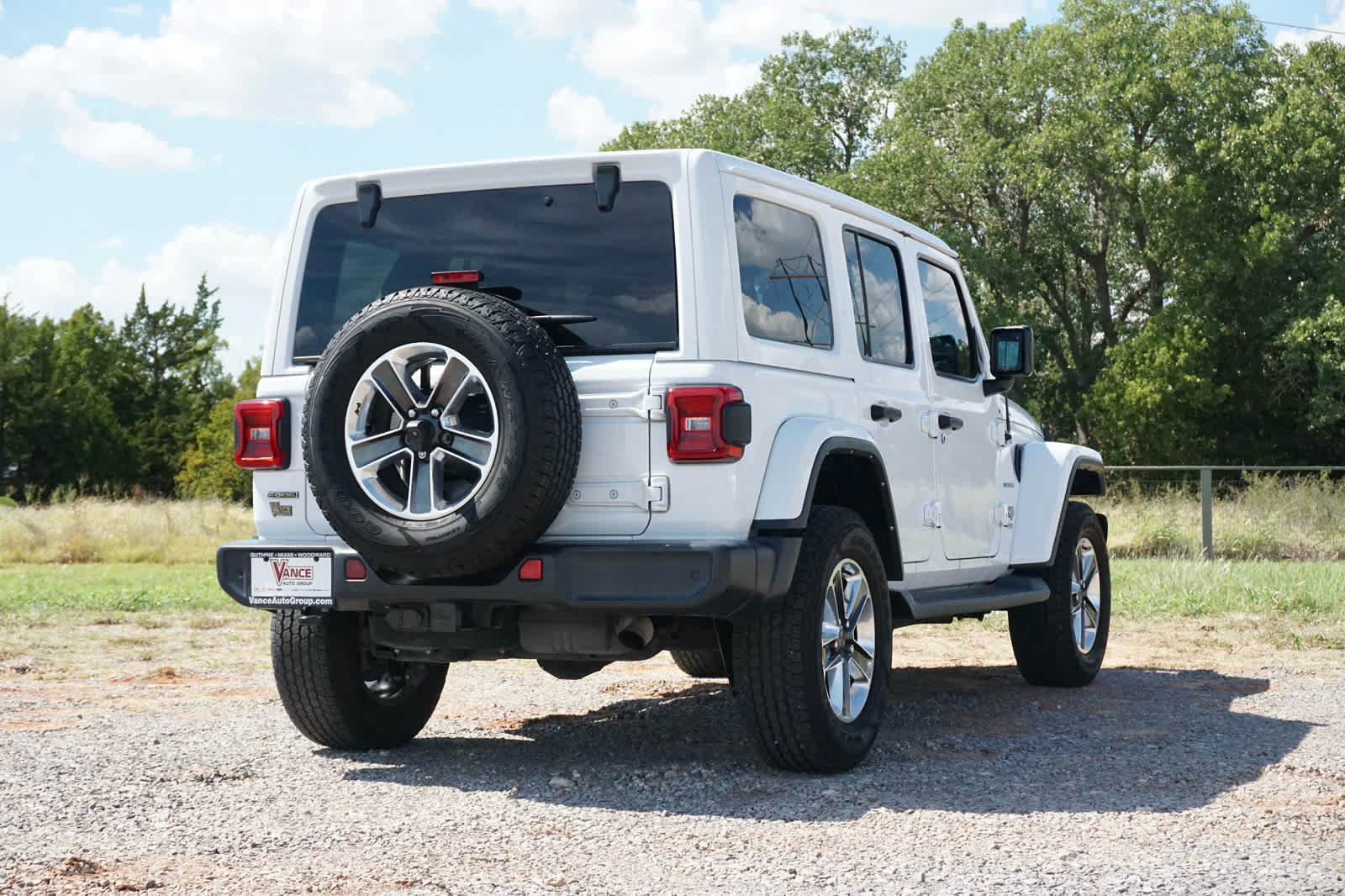 Used 2021 Jeep Wrangler Unlimited Sahara AWD/4WD image 5