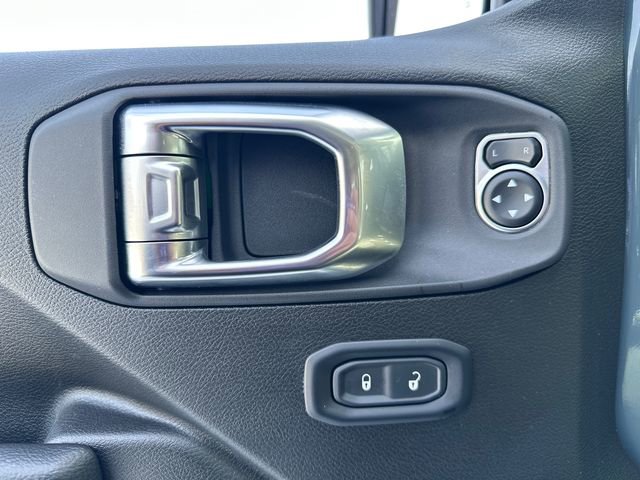 Used 2025 Jeep Wrangler Unlimited Rubicon 4xe image 25