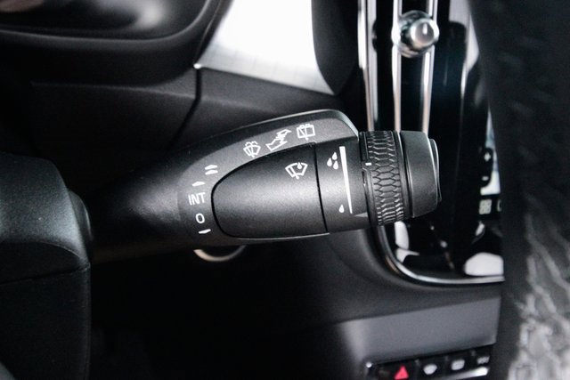 Certified 2025 Volvo XC40 B5 Core w/ Climate Package image 19