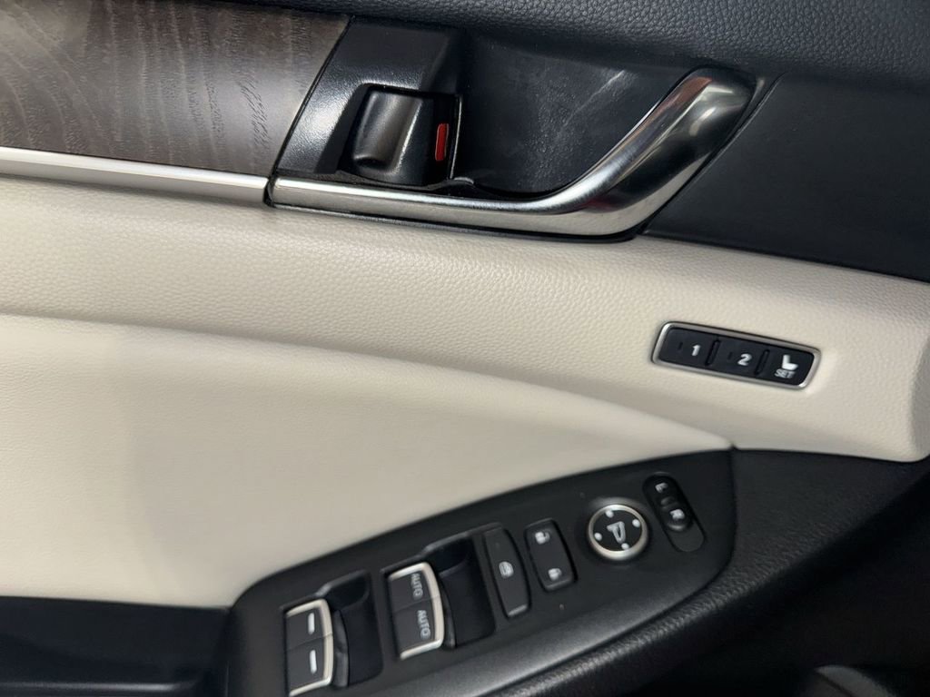 Used 2021 Honda Accord EX-L image 19