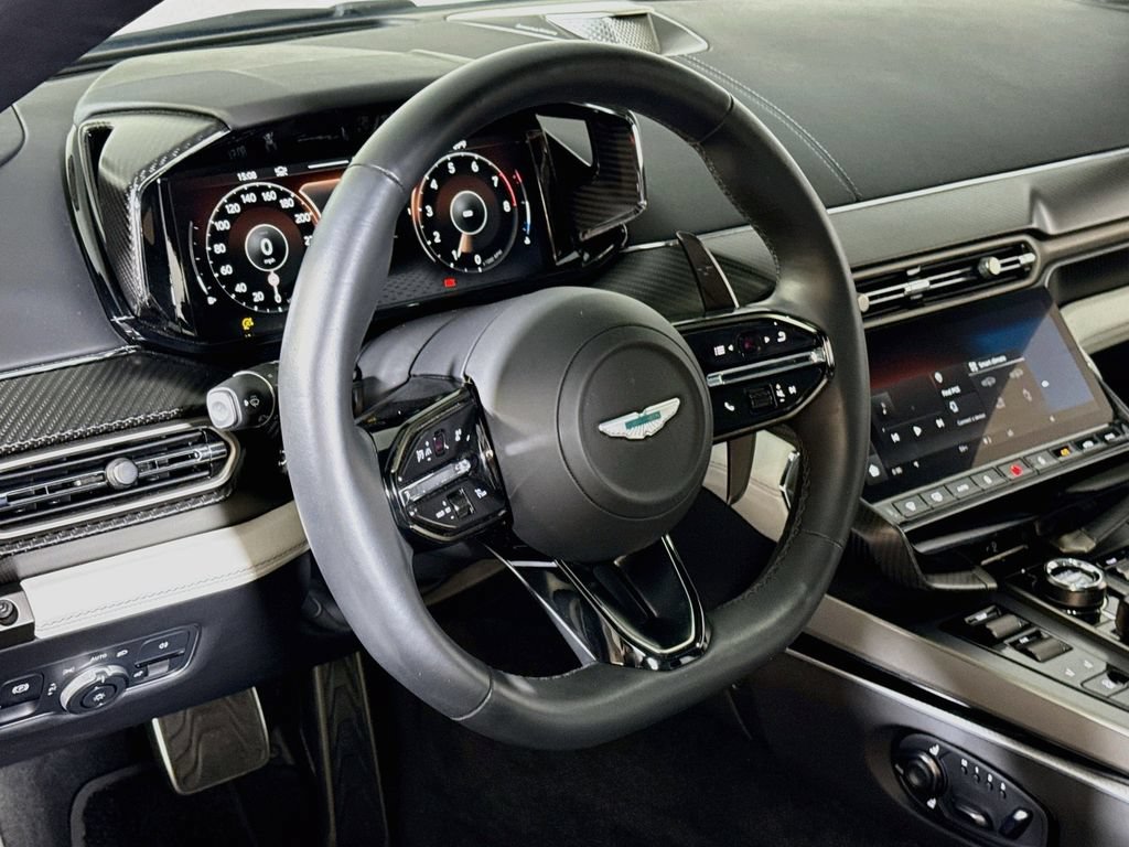Used 2025 Aston Martin Vanquish RWD image 10