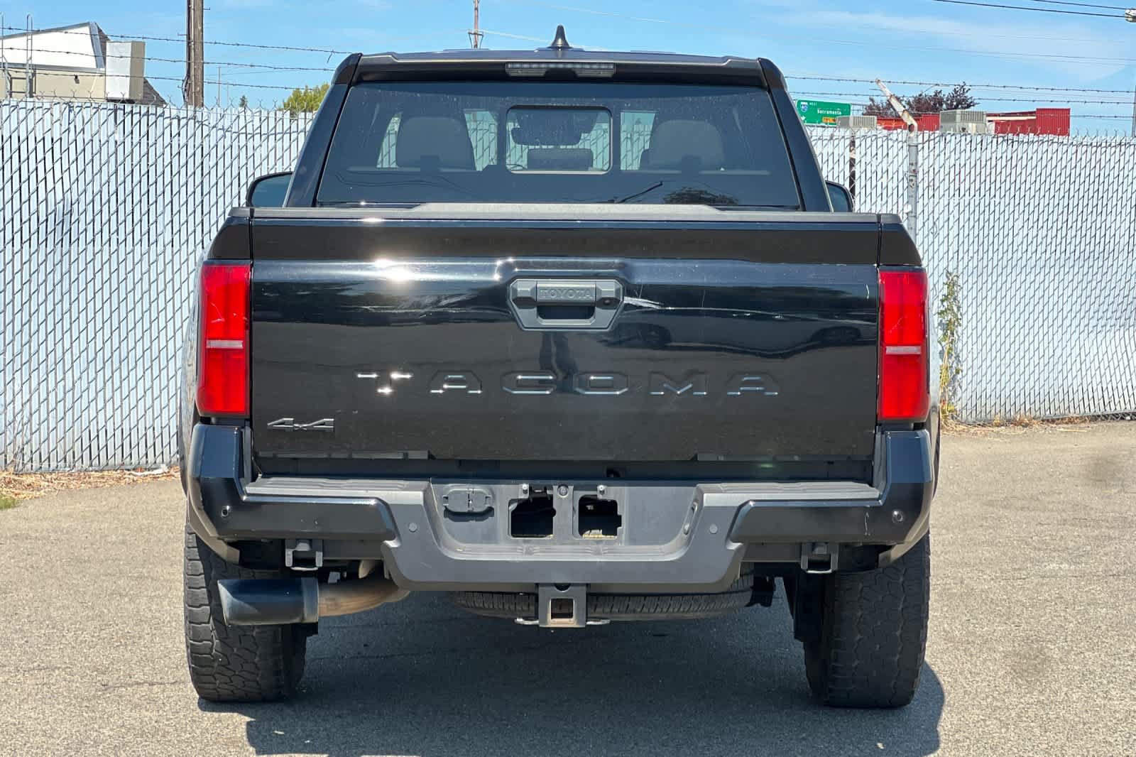 Certified 2024 Toyota Tacoma SR5 w/ SR5 Upgrade Package AWD/4WD image 4