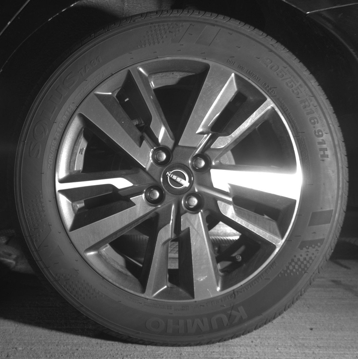 Used 2025 Nissan Versa SV image 14