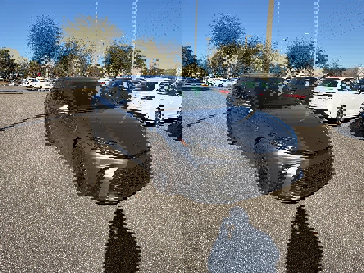 Used 2025 Toyota Camry SE image 7