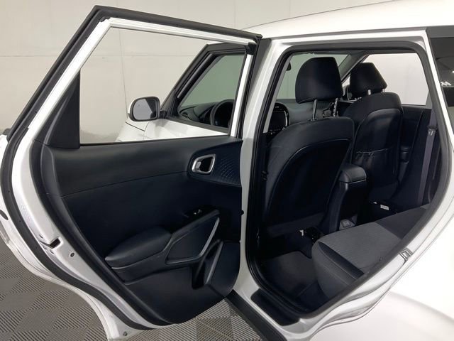 Used 2025 Kia Soul EX FWD image 32