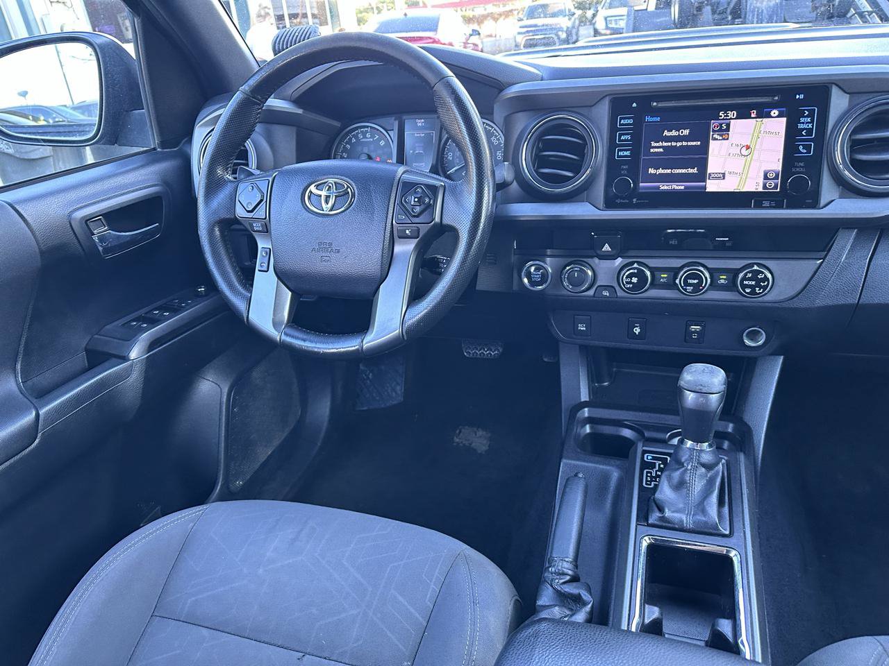 Used 2016 Toyota Tacoma TRD Sport w/ Towing Package AWD/4WD image 15