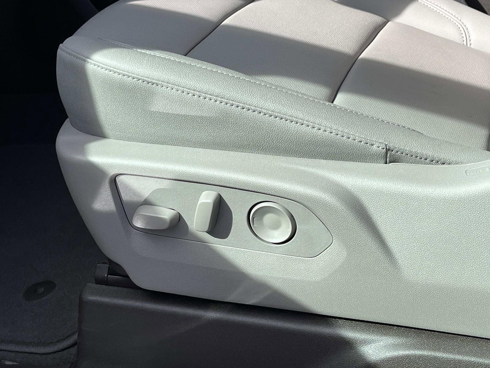 New 2026 GMC Sierra 1500 SLT w/ SLT Premium Plus Package image 25