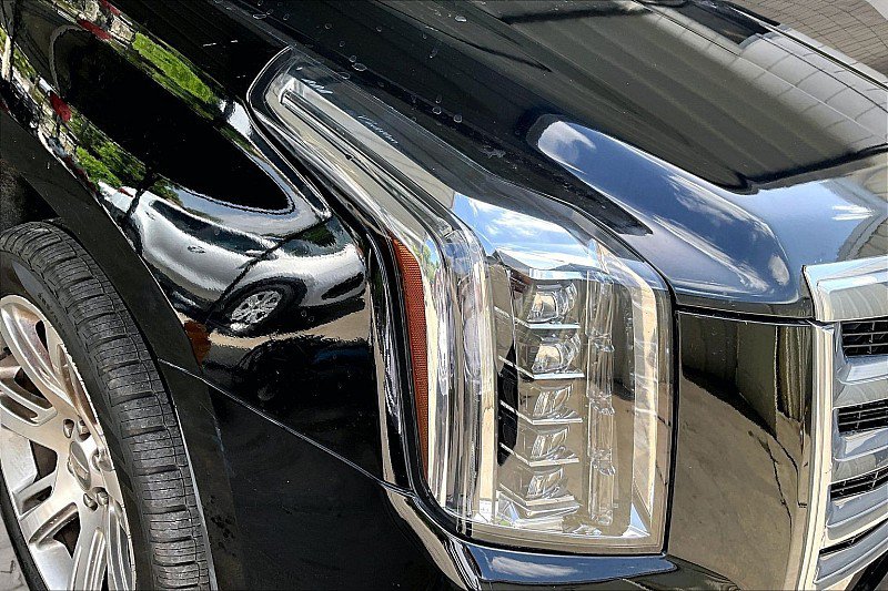 Used 2016 Cadillac Escalade Premium RWD image 24