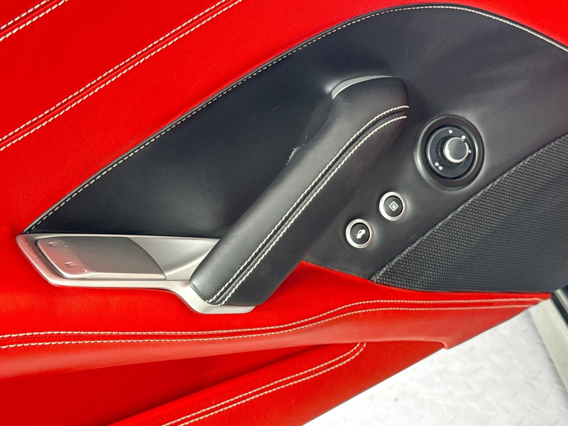 Certified 2018 Ferrari California T image 16