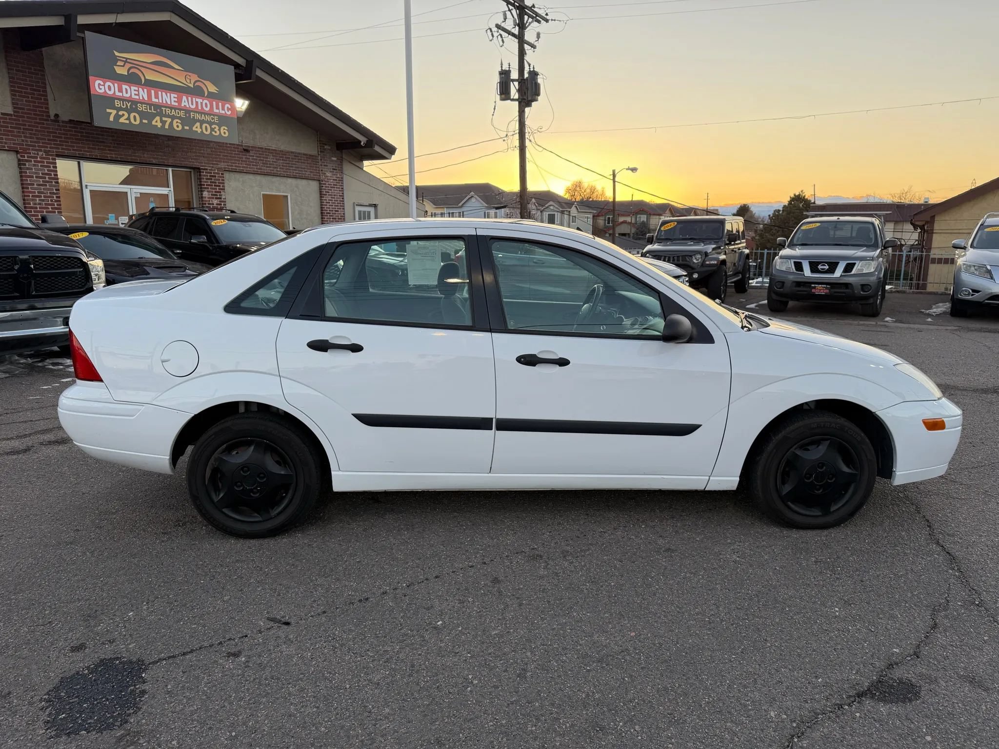 Used 2004 Ford Focus LX FWD image 9