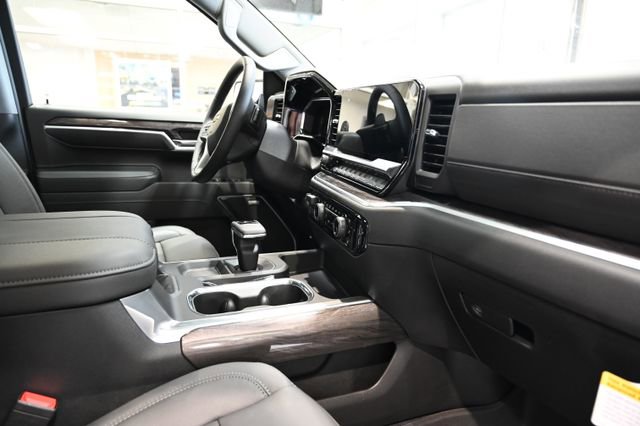 New 2026 Chevrolet Silverado 1500 LTZ w/ LTZ Premium Package AWD/4WD image 14