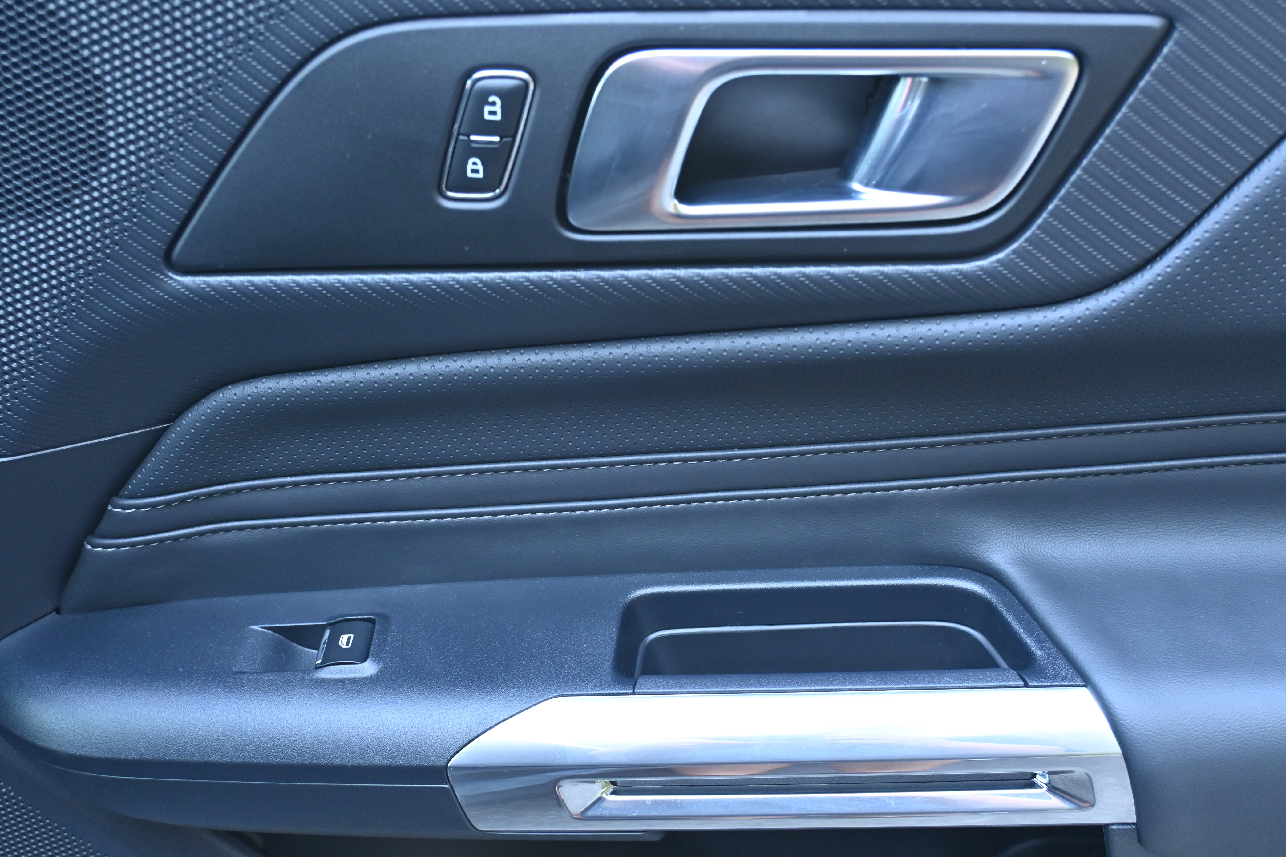 Used 2025 Ford Mustang GT Premium image 19