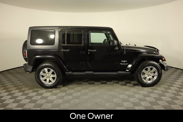 Used 2016 Jeep Wrangler Unlimited Sahara w/ Max Tow Package image 2