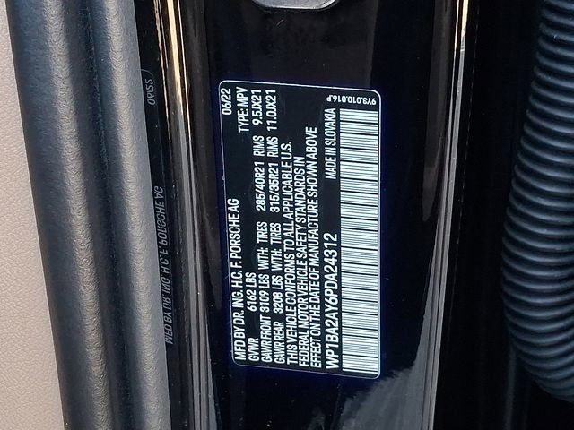 Certified 2023 Porsche Cayenne Platinum Edition image 31